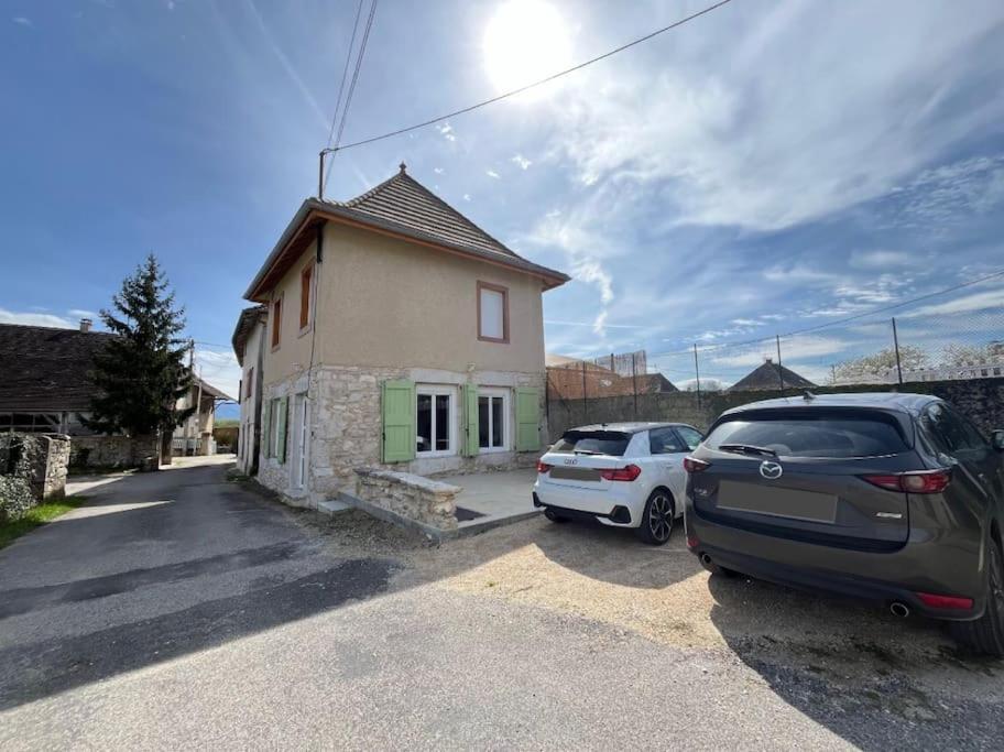 La Maison L'Oiseau Bleu Saint-Victor-de-Morestel Eksteriør billede